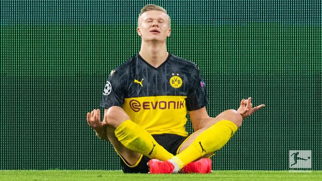 梅西正面交锋穆勒夺冠！梅西vs穆勒交手记录升至4胜7负（梅西与穆勒巅峰对决争冠，交手战绩更新至4胜7负）