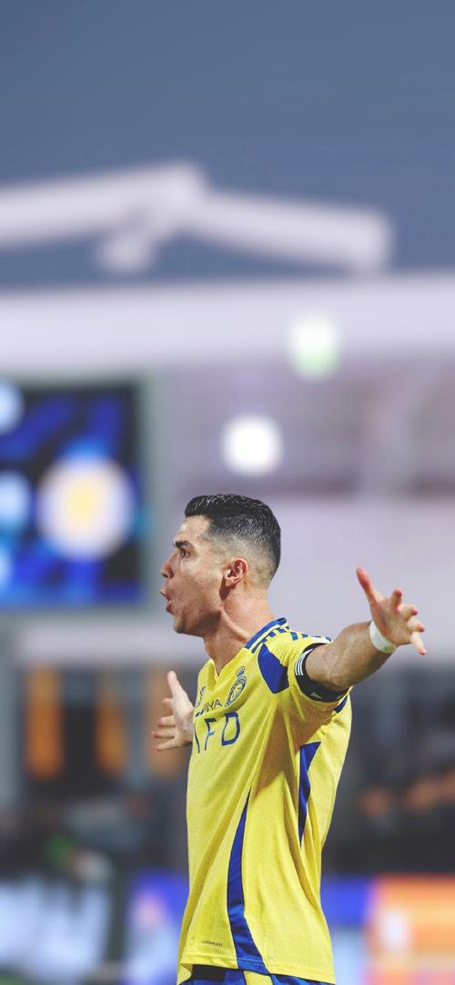 下半场隐身！鲍威尔14中6得到18分2篮板（后两节哑火！鲍威尔14投6中拿下18分2篮板）