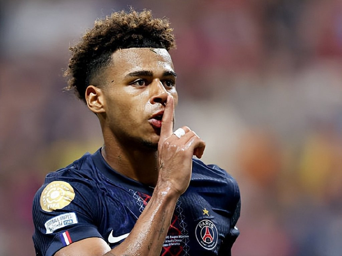 【壁纸】——巴塞罗那佩德里库巴西（巴塞罗那壁纸：佩德里与库巴西）