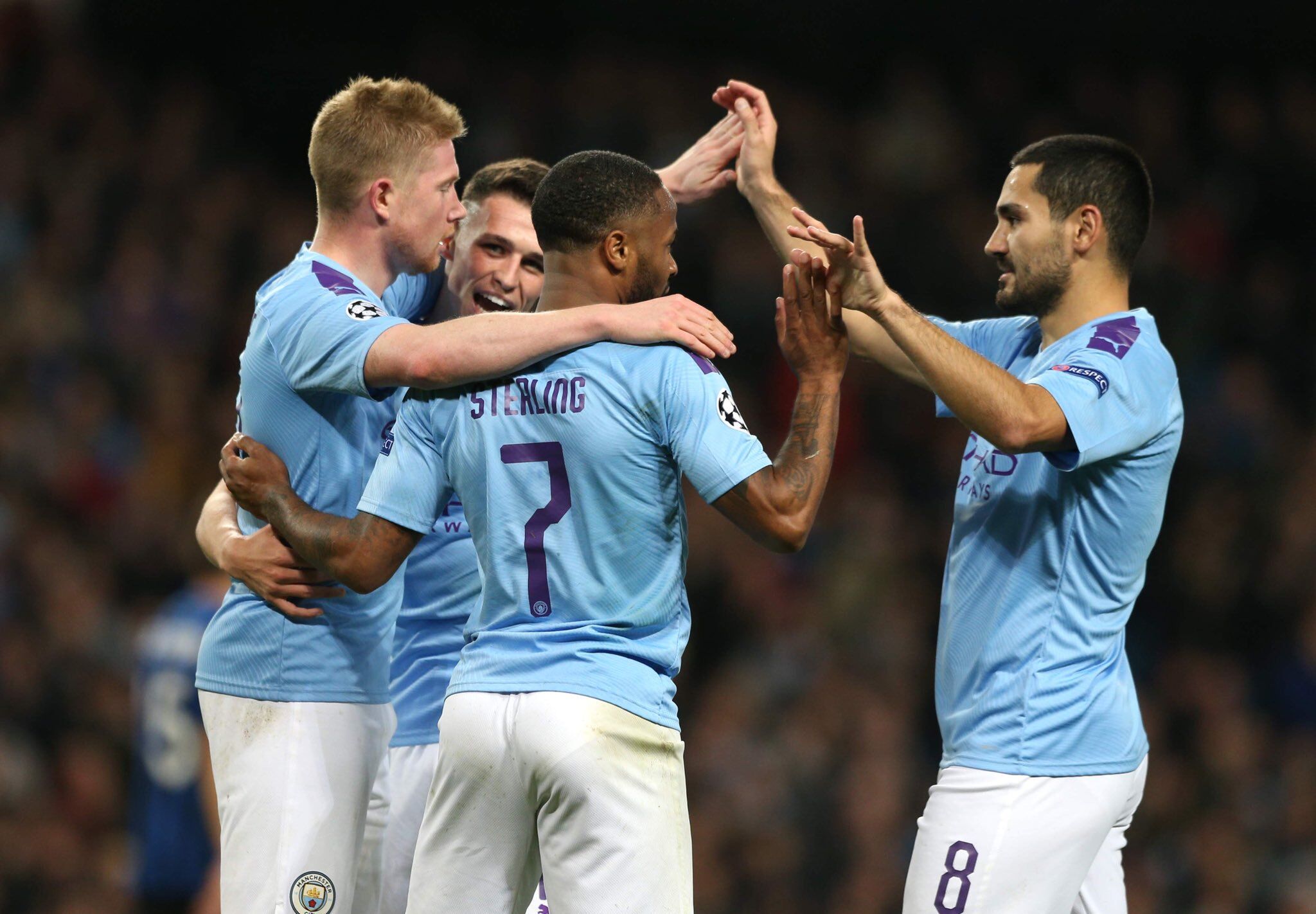 意乙巴里队客场0-5惨败，在返程航班上球迷与球员发生冲突（意乙巴里客场0比5大败，返程航班上球迷与球员爆发冲突）