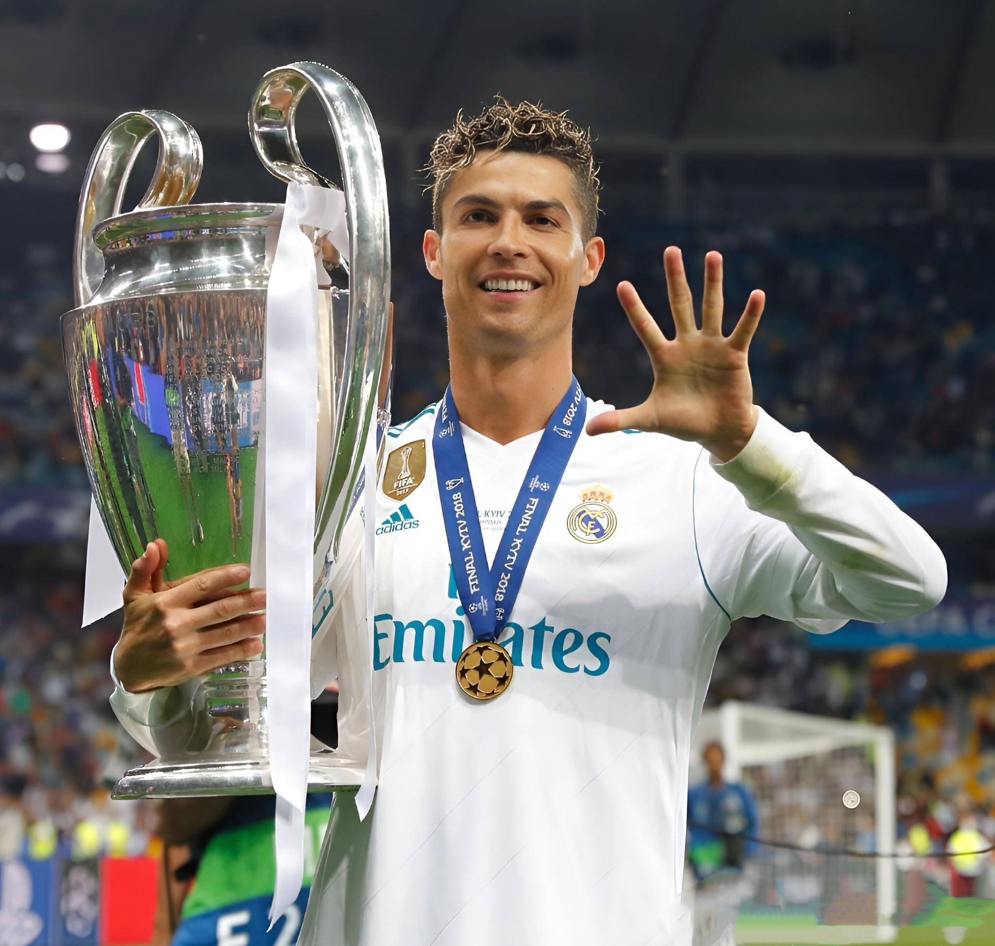 赵鹏：蒋4朱5是国内顶级中卫，但他俩搭配踢亚冠还是太吃力了（赵鹏：蒋4朱5皆属国内顶级中卫，但在亚冠搭档仍显吃力）