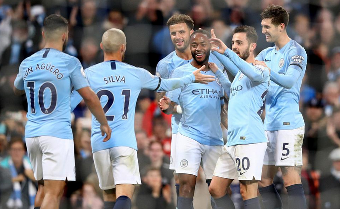 TA：奥赖利成功限制住了萨拉赫，他的防守表现远超多数边后卫（TA：奥赖利成功冻结萨拉赫，防守表现优于大多数边后卫）