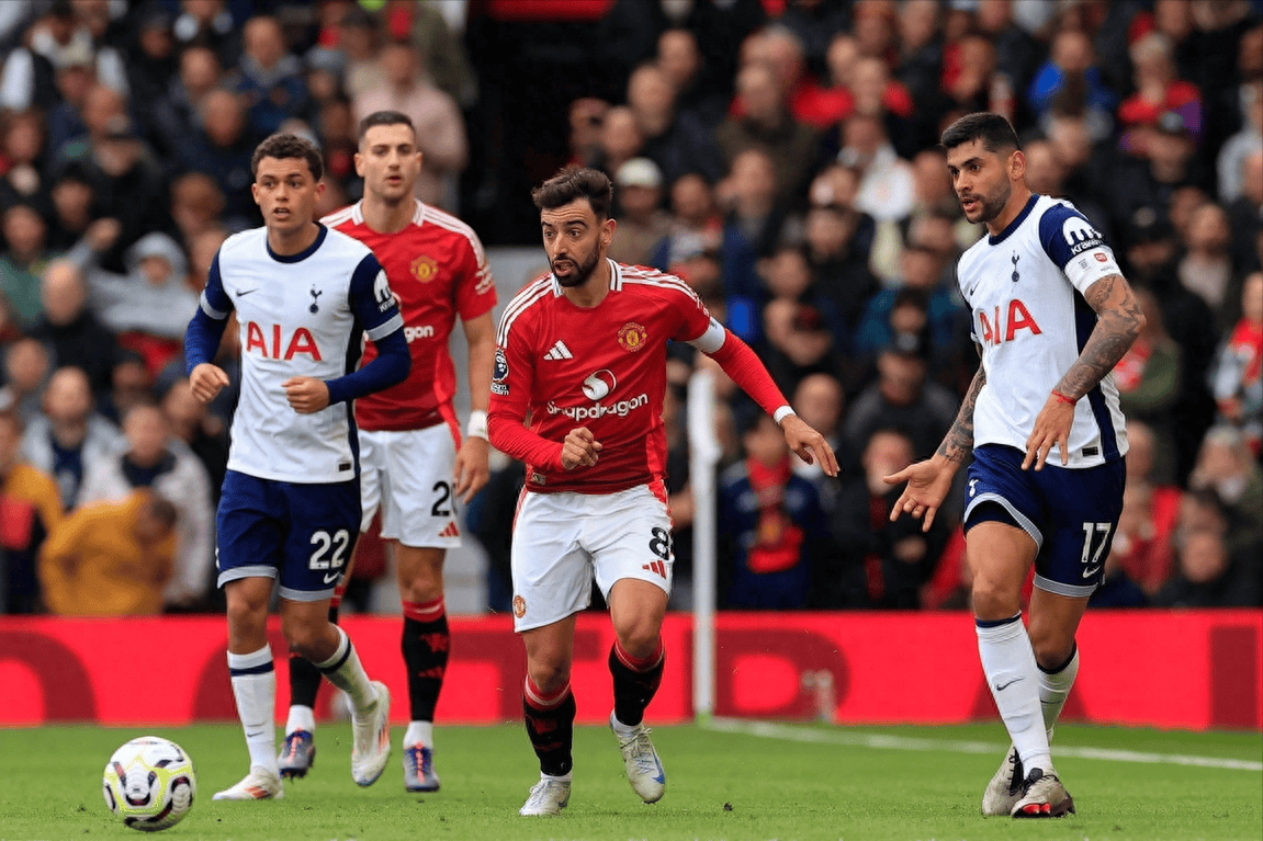 邮报：明年世界杯上下半场中段设强制补水时间，每次三分钟（《邮报》：明年世界杯将在上下半场中段增设3分钟强制补水暂停）