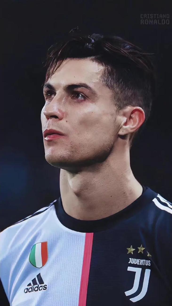 阿森纳3-1拜仁破其不败金身，马杜埃凯首球诺伊尔失误送礼（阿森纳3-1力挫拜仁终结不败，马杜埃凯处子球破门，诺伊尔低级失误送礼）