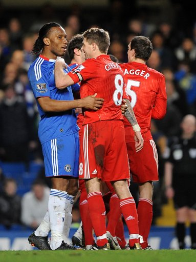 斯基拉：目前尤文从未考虑出售戴维，俱乐部依然对他充满信心（斯基拉：尤文暂未考虑放走戴维，俱乐部仍对他信心十足）