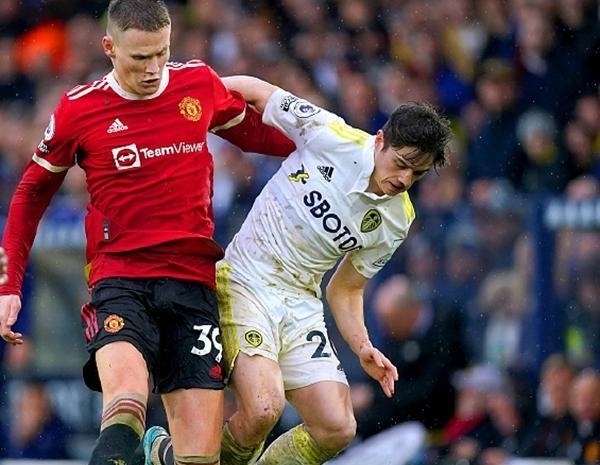 沃尔夫斯堡vs勒沃库森：马耶尔、阿诺德首发，希克、格里马尔多出战（沃尔夫斯堡对阵勒沃库森：马耶尔、阿诺德先发，希克、格里马尔多登场）