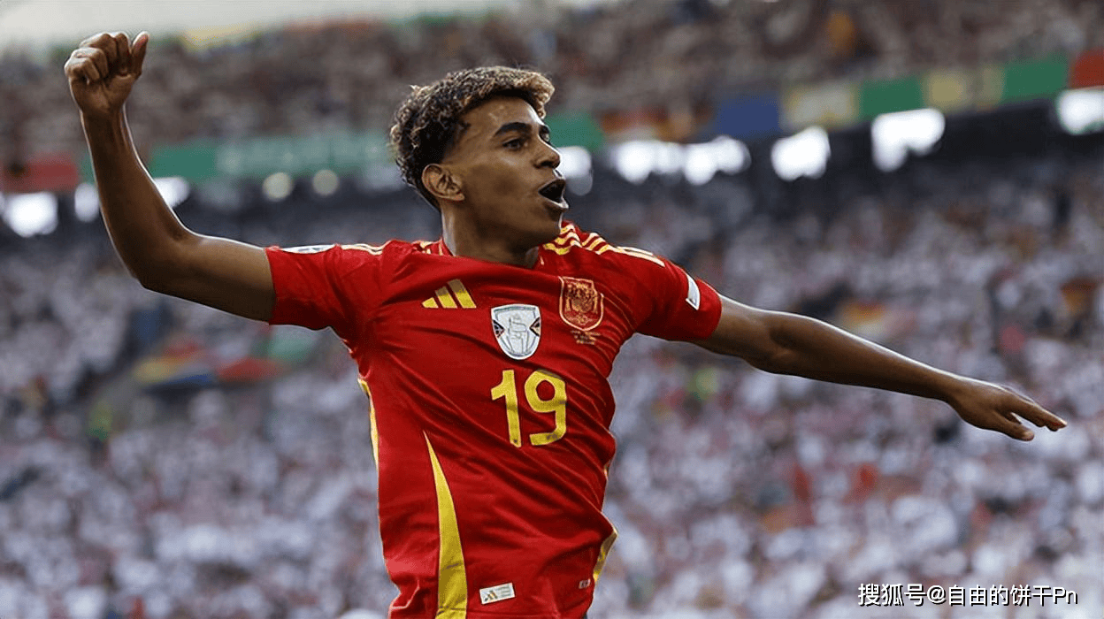 曼晚：多纳鲁马对加盟曼联持开放态度，但不会采取永久转会（曼晚：多纳鲁马愿赴曼联，但不考虑以永久转会形式加盟）